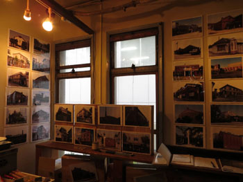 37-3-「まちかどの近代建築写真展」の様子（2014年3月）