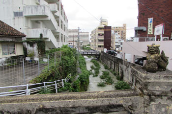 写真③金城橋から眺めた安里川