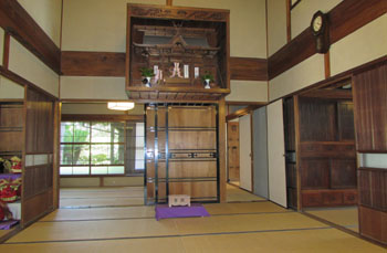 写真②居蔵の神棚